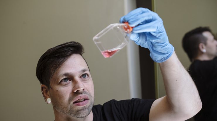 Povestea fostului cercetător NASA care a încercat să dezvolte un vaccin anti-Covid acasă. Ce rezultate a obținut