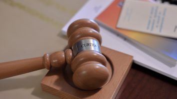 Motivare CCR: Alegerile pot fi amânate cu trei luni, până în martie, dacă Parlamentul decide printr-o lege ordinară sau organică acest lucru