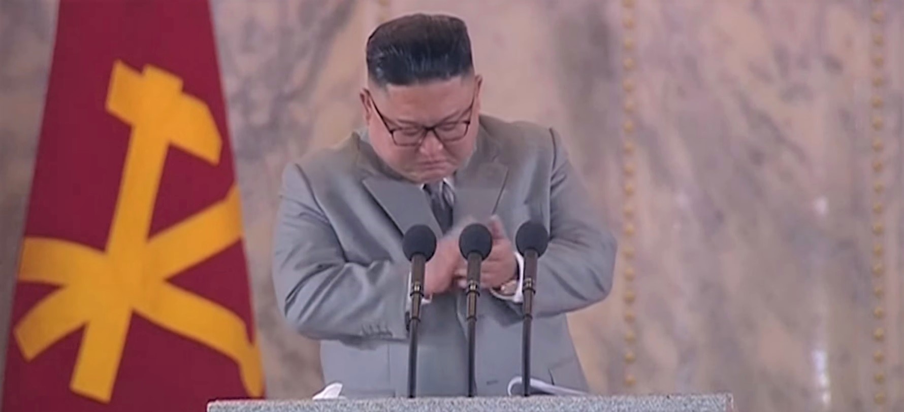 Kim Jong-un a izbucnit în lacrimi și și-a cerut scuze pentru felul în care a gestionat criza COVID