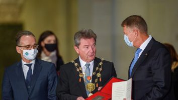 Iohannis, decorat de germani. A primit „Otto cel Mare“: „Accept premiul în numele compatrioților mei“