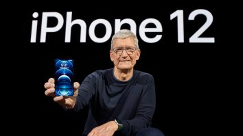 Apple, ironizat de rivali. Recenta lansare iPhone a devenit subiect de glume pentru Samsung și Xiaomi