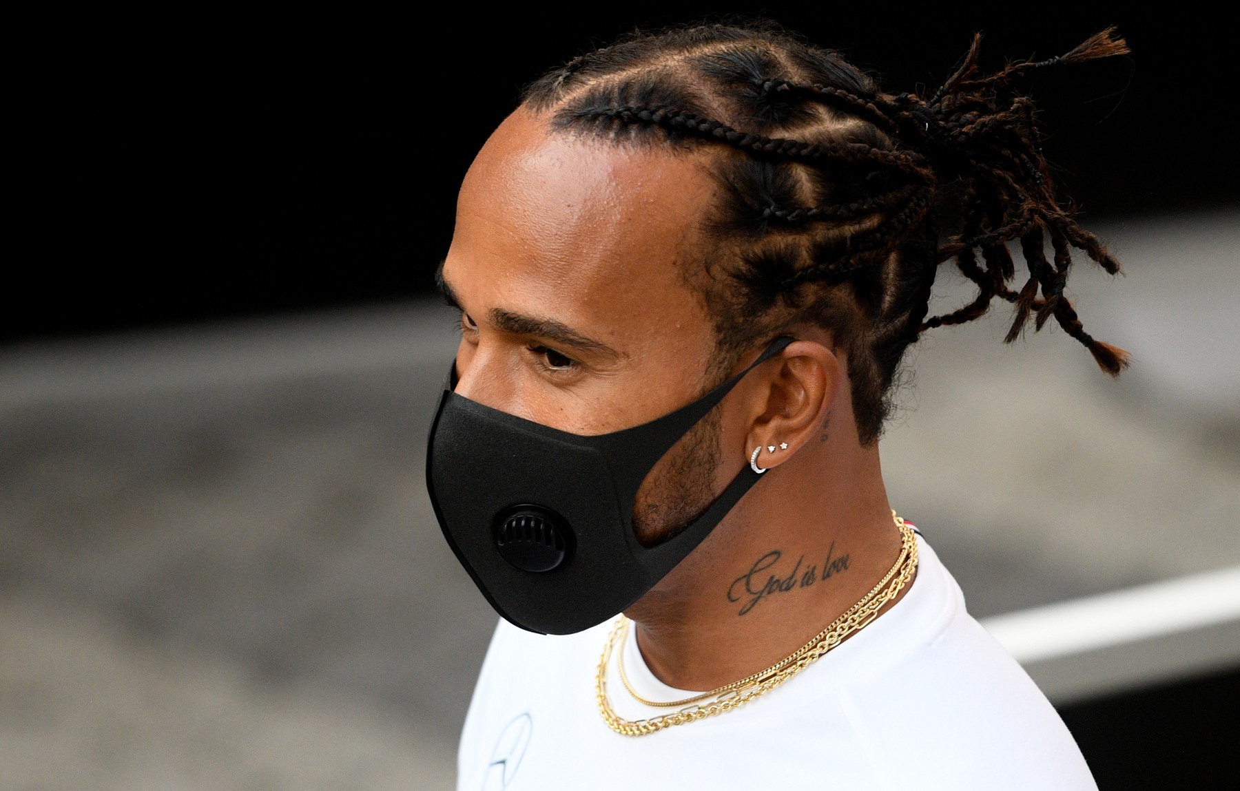 Campionul mondial la Formual 1, Lewis Hamilton, se pregătește de o carieră în muzică