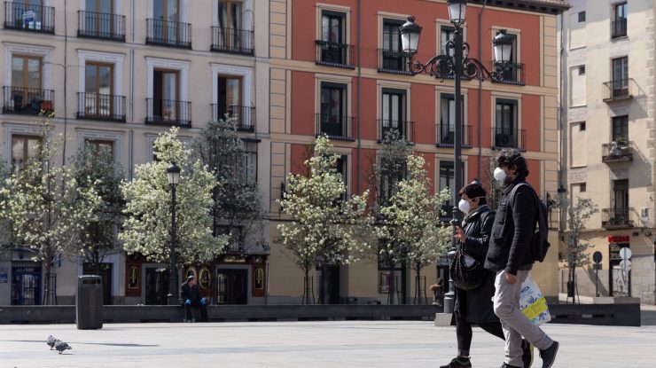 Lockdown-ul inteligent, explicat de un medic din Madrid: „Este total opus: deschidem spațiile publice, scoatem restaurantele pe terasă”