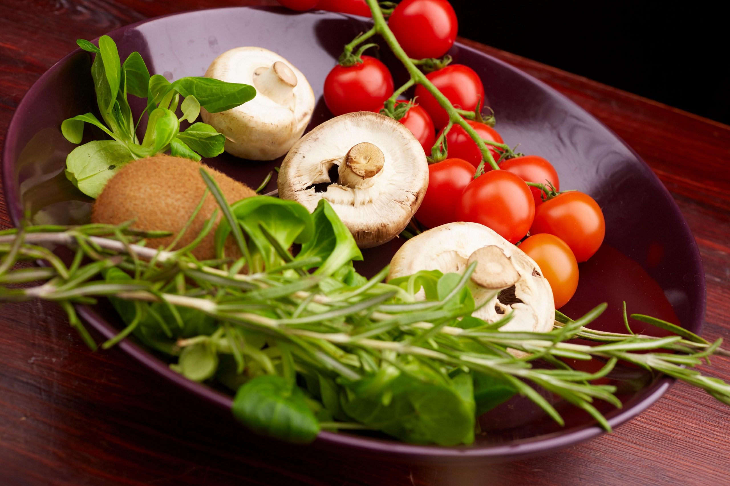 Tot mai multe persoane aleg dieta vegetariană. Care sunt avantajele și dezavantajele veganimsului