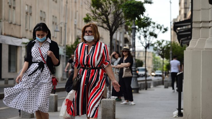 Încă un județ impune obligativitatea purtării măștii de protecție şi în exterior