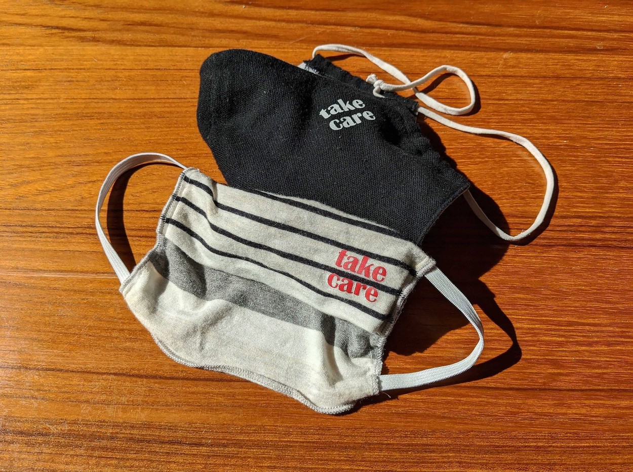 Masca îl face pe om, dar nu îl apără de virus. De ce măștile „fashion” nu sunt cea mai bună alegere