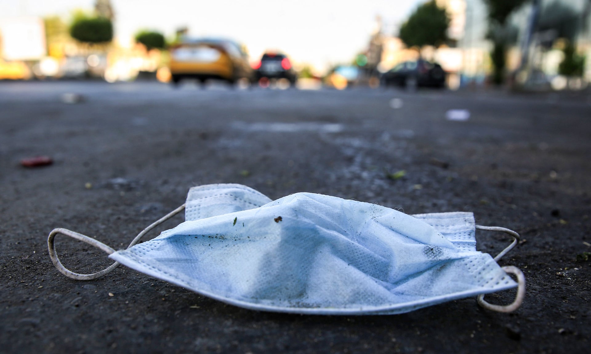 Un bărbat a murit după ce s-a luat la ceartă cu patronul unui bar care nu purta mască