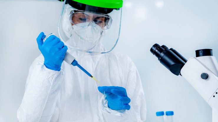 Valul doi al pandemiei de COVID-19, din ce în ce mai prezent. Ce spun medicii despre locurile la ATI