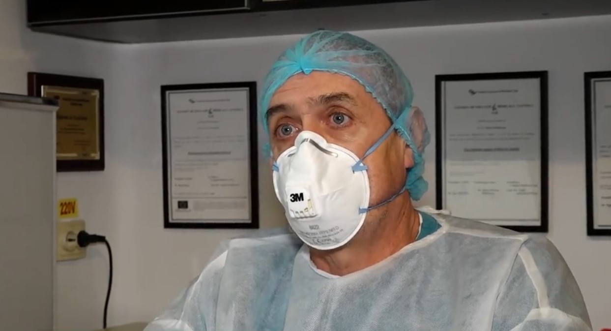 Medicul de familie care și-a riscat viața. Cum a tratat 42 de pacienţi cu COVID într-un cămin de bătrâni