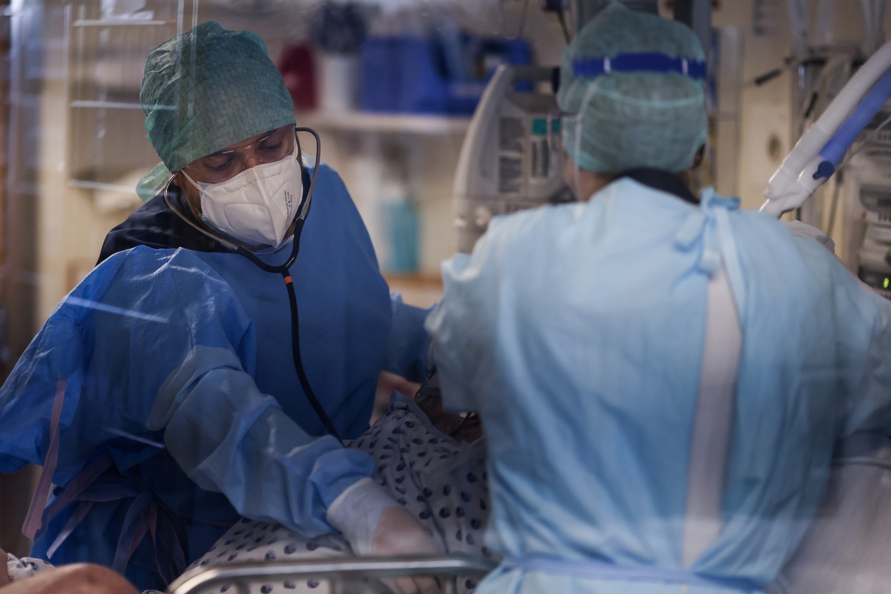 Se caută rezidenți pentru spitalele Covid: „E doar o peticeală a lipsurilor din sistemul medical, în loc să se facă angajări ca la carte”