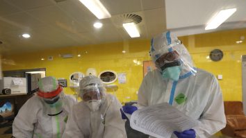 Medicii de ATI, munciți dincolo de limite: „Sunt epuizaţi, sunt la limita posibilităţii de a face faţă“