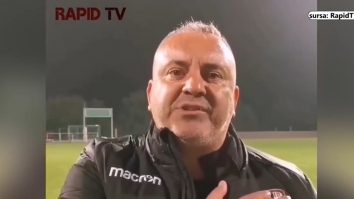„Să ne alerge și să ne bată, dar să nu mă-njure de morți“. Așa a devenit viral antrenorul Rapidului după ce echipa a pierdut cu 0-3
