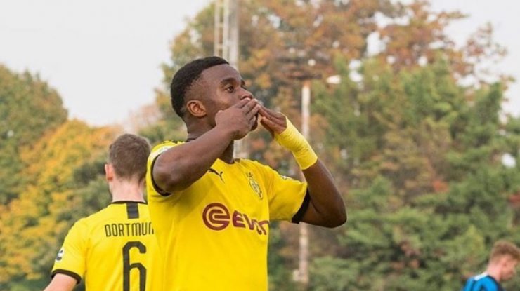 moukoko-borussia-dortmund