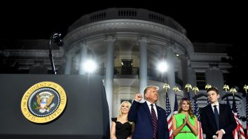 Melania Trump renunță la prima apariție de campanie. Încă se recuperează