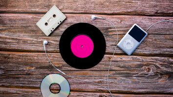 38 de ani de la invenția care a schimbat industria muzicală. Cât a costat primul CD-Player