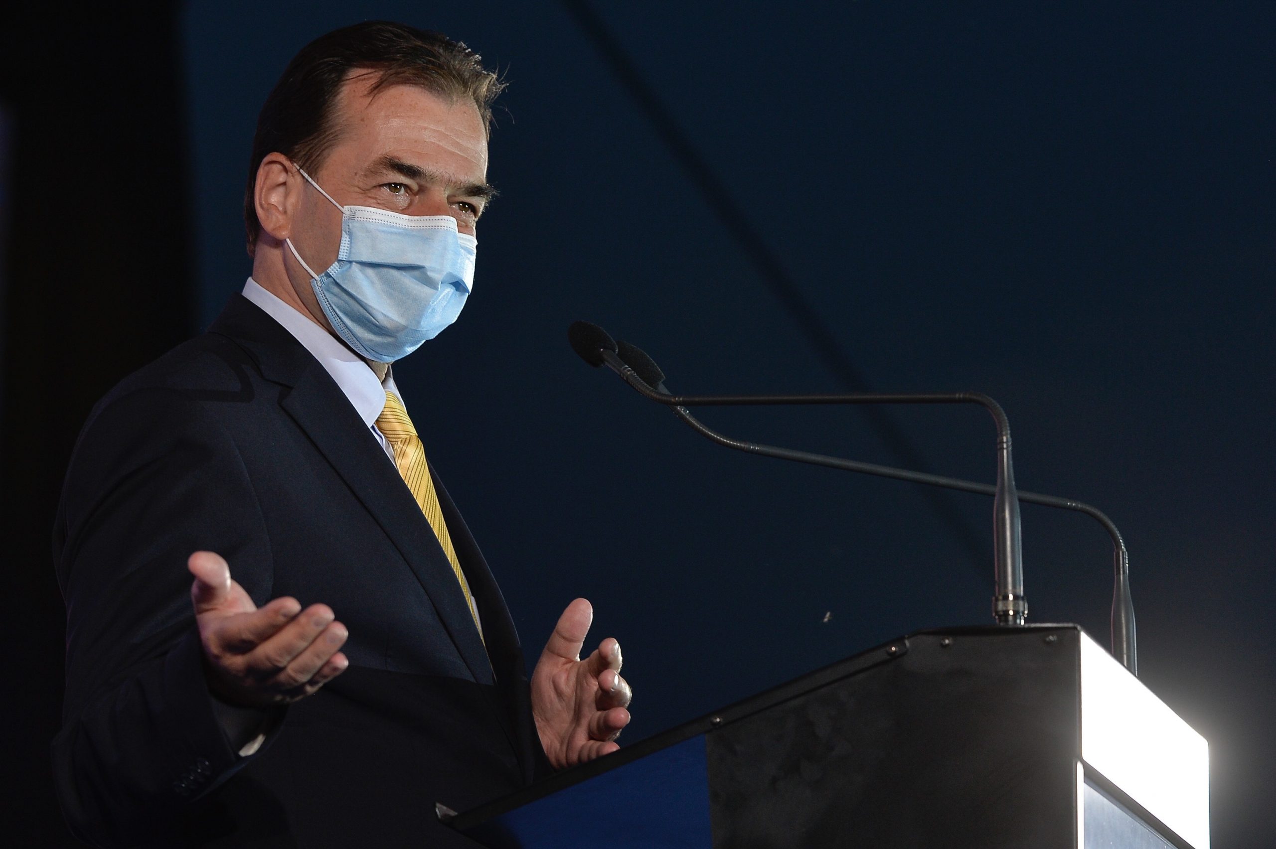 Orban: Se închid școlile, teatrele și cinematografele în București. Masca va fi obligatorie peste tot