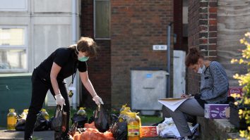 Uniți de pandemie. Un român din Londra este cel mai îndrăgit de comunitatea în care trăiește