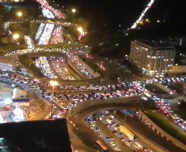 Fuga din orașul luminilor. Româncă stabilită în Paris: „E mult mai gol, cu toate astea e mai multă forfotă decât la primul val”