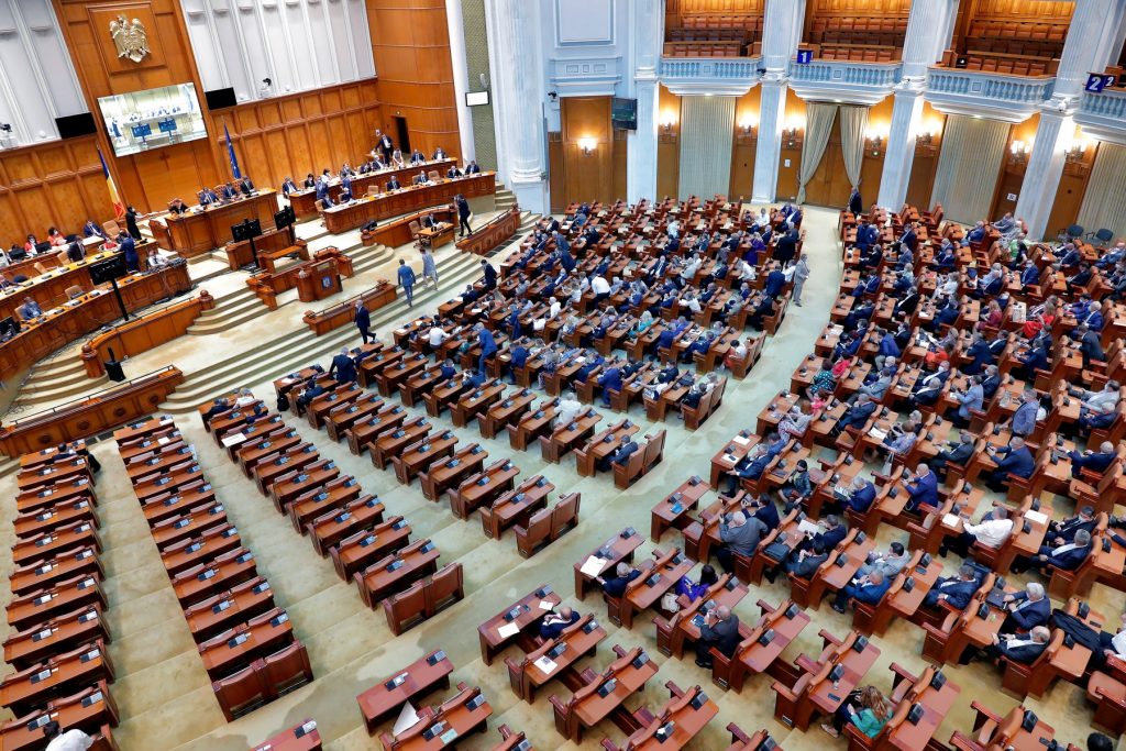 Parlamentarii PSD vor vota moțiunea de cenzură la vedere.