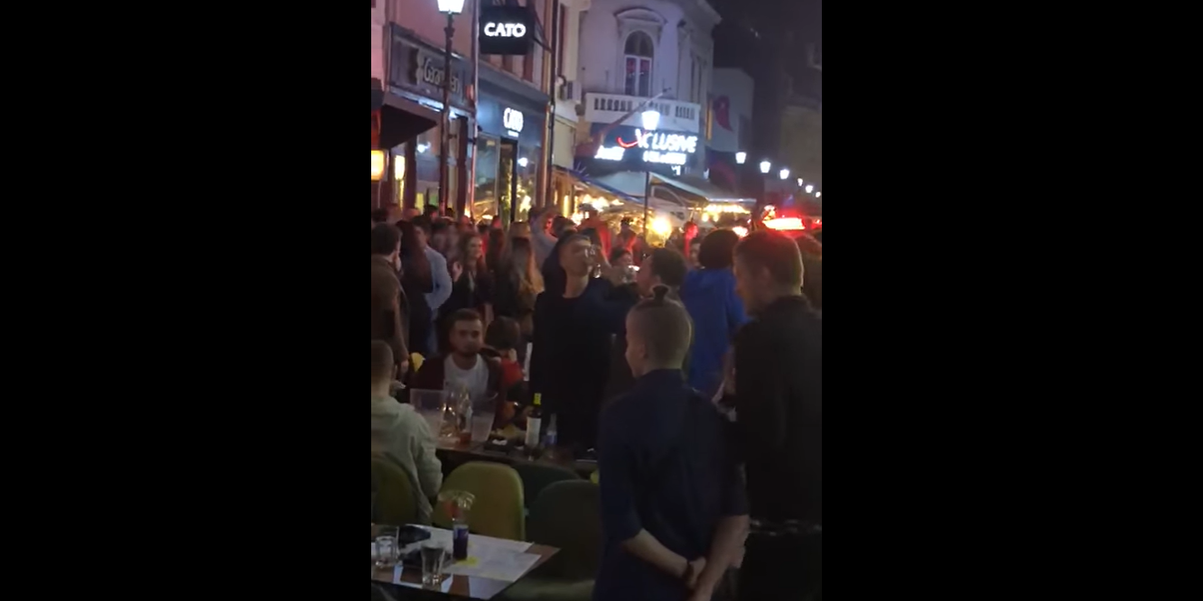 Petrecere cu zeci de persoane în Centrul Vechi din București. Patronul localului a fost amendat