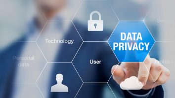 Românii, primii din UE la furnizarea datelor cu caracter personal. Consecinţele pot fi grave