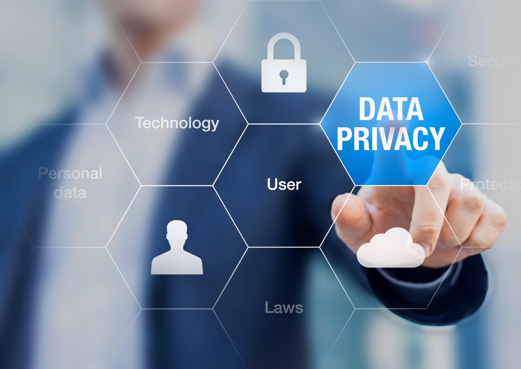 Românii, primii din UE la furnizarea datelor cu caracter personal. Consecinţele pot fi grave