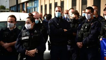 Cum sunt recrutați polițiștii în Franța. Mesajele transmise de francezi vs. anunțurile de la noi