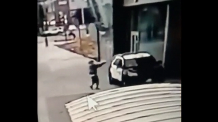 Atacatorul care a ambuscat și împușcat doi polițiști în mașină, în SUA, a fost găsit. A negat acuzațiile