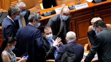Schimb de replici cu tentă sexuală în Parlament: „Poziția care vă place dumneavoastră, domnule Orban, 69”