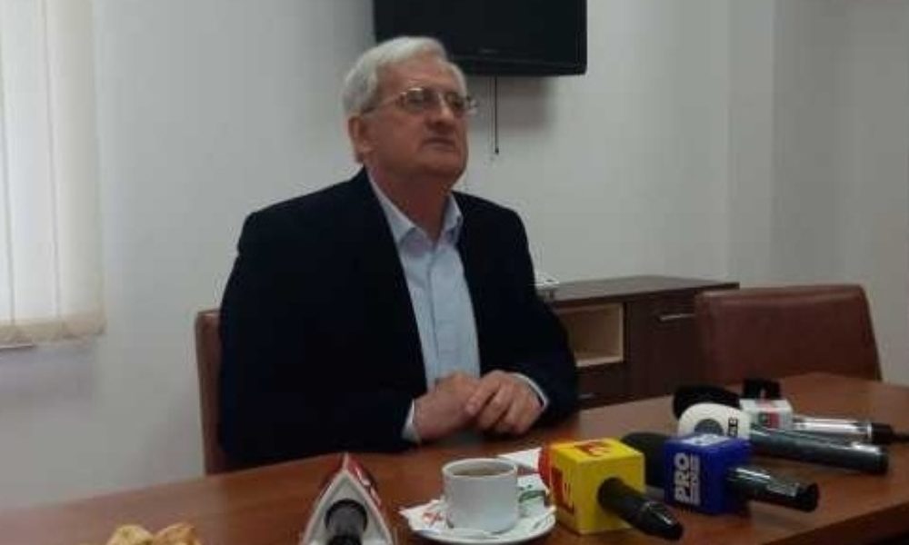 Dispreț total față de cetățeni. Un primar din Prahova a fost înregistrat când îi înjură pe localnici