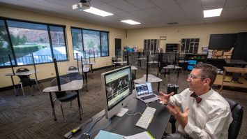 Profesorii care nu vor să predea online vor fi concediați