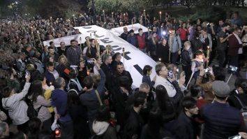 Cinci ani de la tragedia din Colectiv, comemoraţi cu Piedone primar la Sectorul 5: „Omul ăsta nu are scrupule”