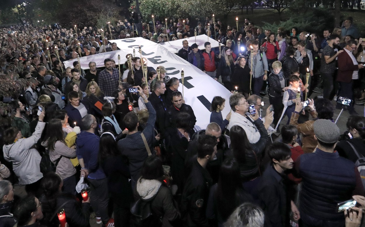 Cinci ani de la tragedia din Colectiv, comemoraţi cu Piedone primar la Sectorul 5: „Omul ăsta nu are scrupule”