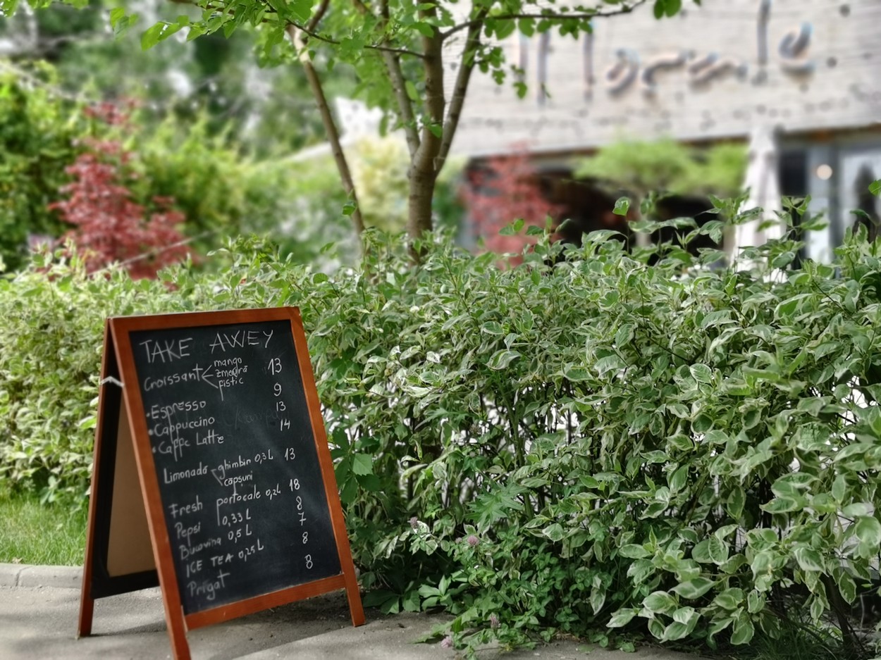 Au închis ca să deschidă. Administrator restaurant: „Găseşti cu greu personal, iar cheltuielile sunt 100%”