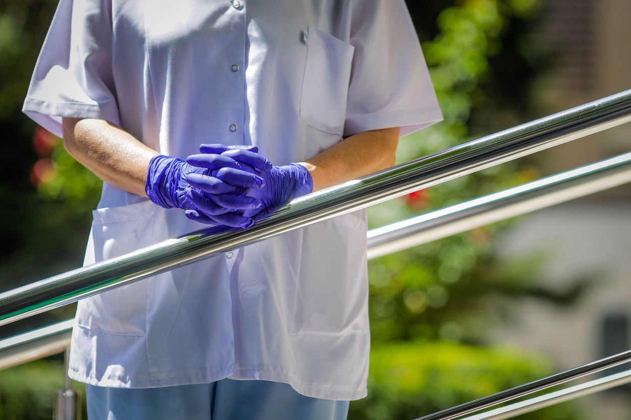 Trei asistente medicale au murit de Covid-19 în ultimele 24 de ore. „Sacrificiul lor, un ultim semnal de alarmă”