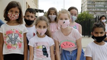 Italia a reuşit să menţină rata de infecţie, în şcoli, sub 1%