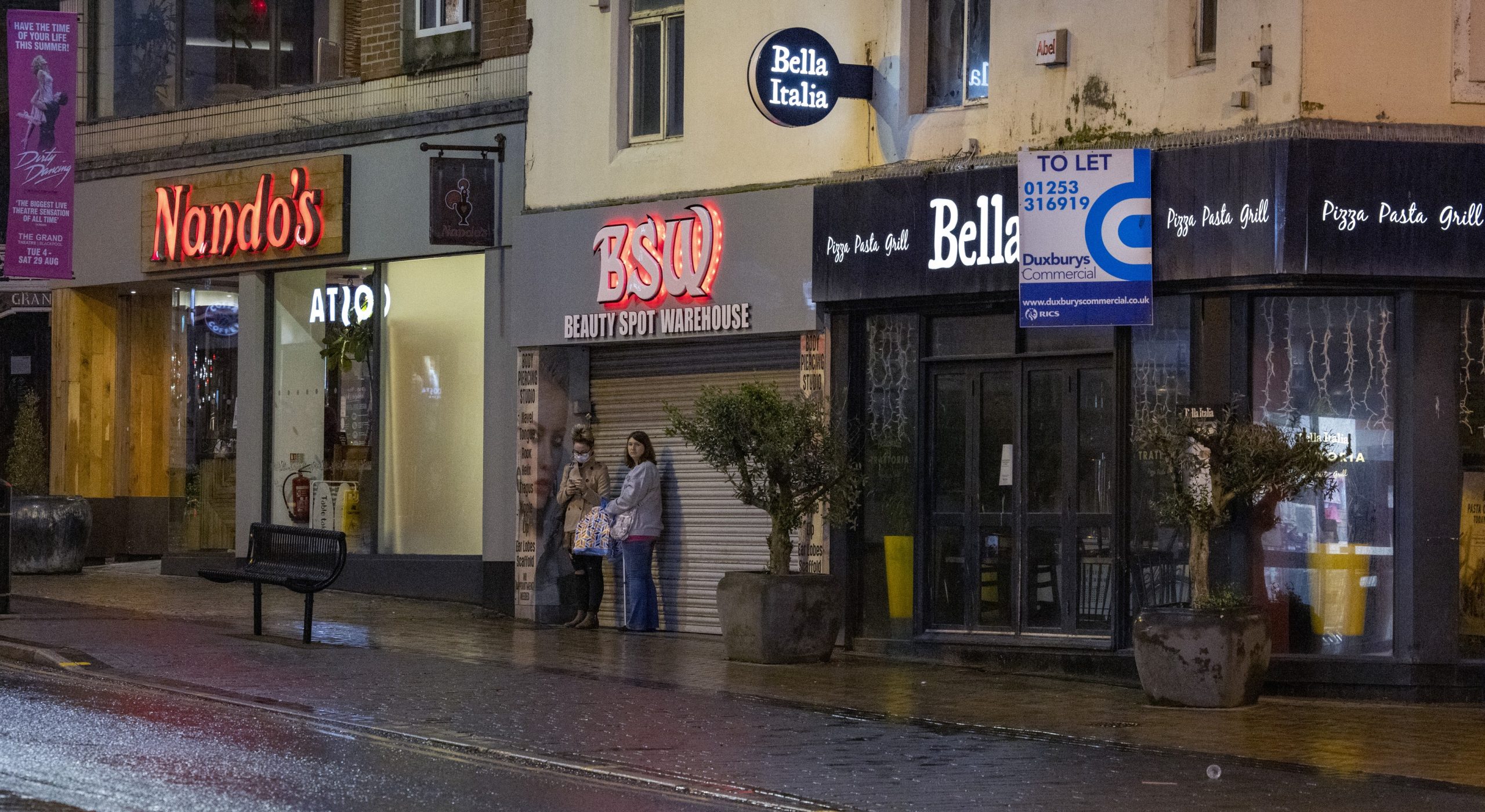 Restricții stricte în nordul Angliei, unde turismul a scăzut cu 40%. Afacerile sunt în pragul falimentului: „Este un coșmar”