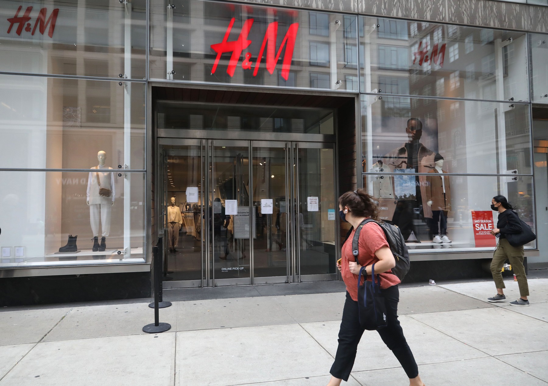 H&M, amendă de 35 de milioane de euro pentru spionaj