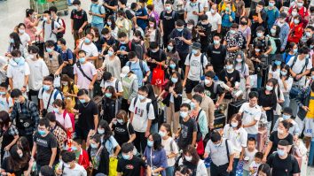 Zeci de mii de chinezi, înghesuiți unul lângă altul, în timpul unei sărbători