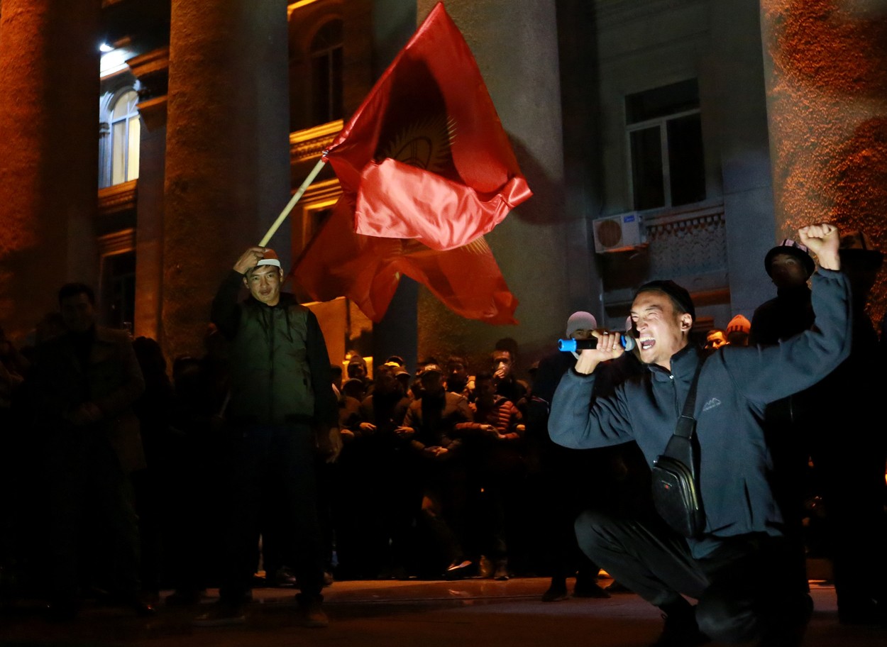 Președintele Kârgâzstanului a demisionat la 11 zile după alegerile soldate cu proteste masive: „Nu mă țin de putere”