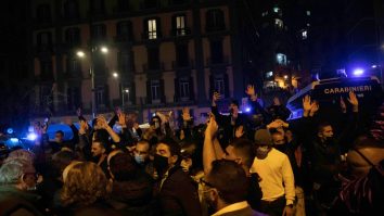Italia, amenințată de un nou lockdown. Locuitorii din Napoli au cerut ridicarea restricțiilor