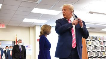 Trump a votat anticipat în West Palm Beach. Cum a răspuns președintele SUA când a fost întrebat cu cine a votat