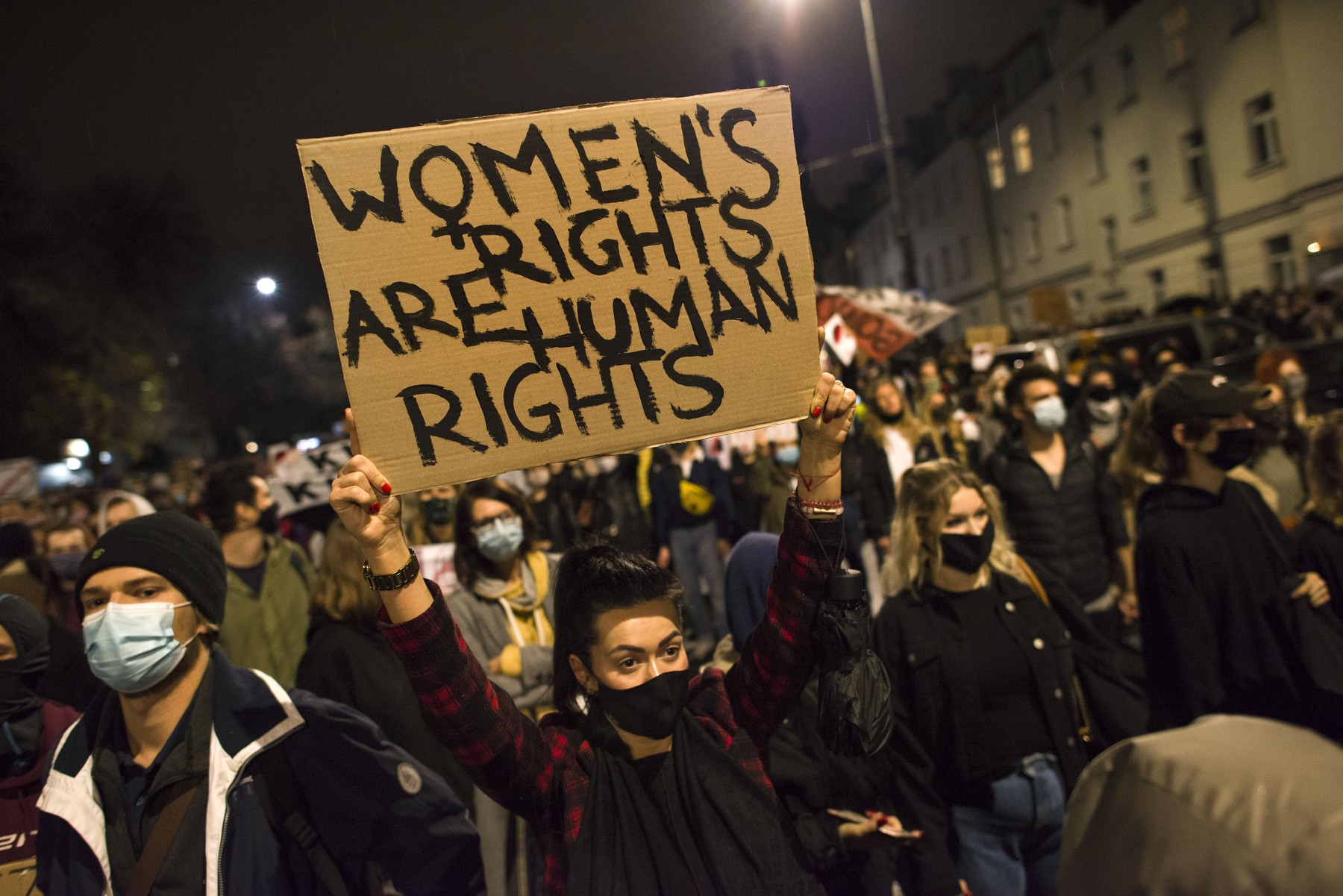 Protest masiv în Polonia. Avorturile, interzise complet