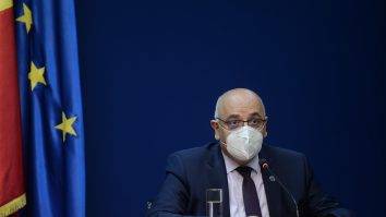 Noi restricții pentru România, anunțate de Nelu Tătaru și Raed Arafat. Creșterea numărului de cazuri impune noi măsuri