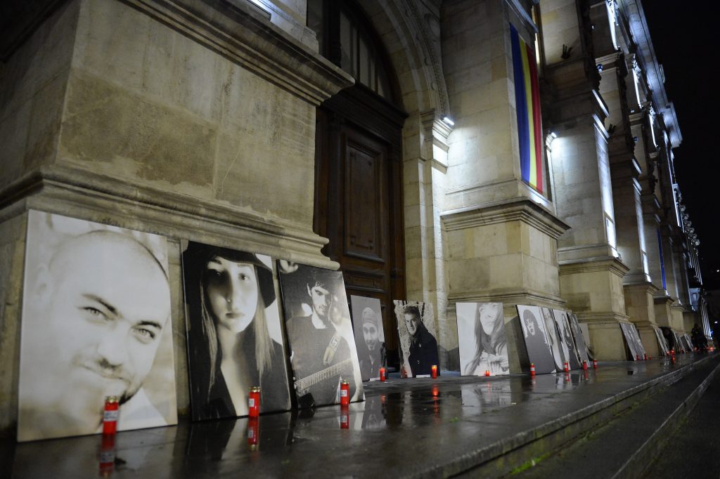 Lanț uman, de la Curtea de Apel București la Clubul Colectiv, în memoria victimelor, la cinci ani de la tragedie. GALERIE FOTO