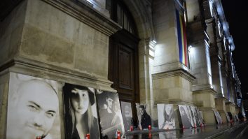 Lanț uman, de la Curtea de Apel București la Clubul Colectiv, în memoria victimelor, la cinci ani de la tragedie. GALERIE FOTO