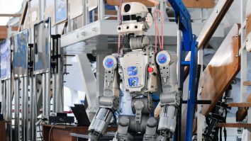 Robotul umanoid rusesc Fedor, retras de pe Twitter după ce a pârât cosmonauții că au consumat alcool pe Stația Spațială