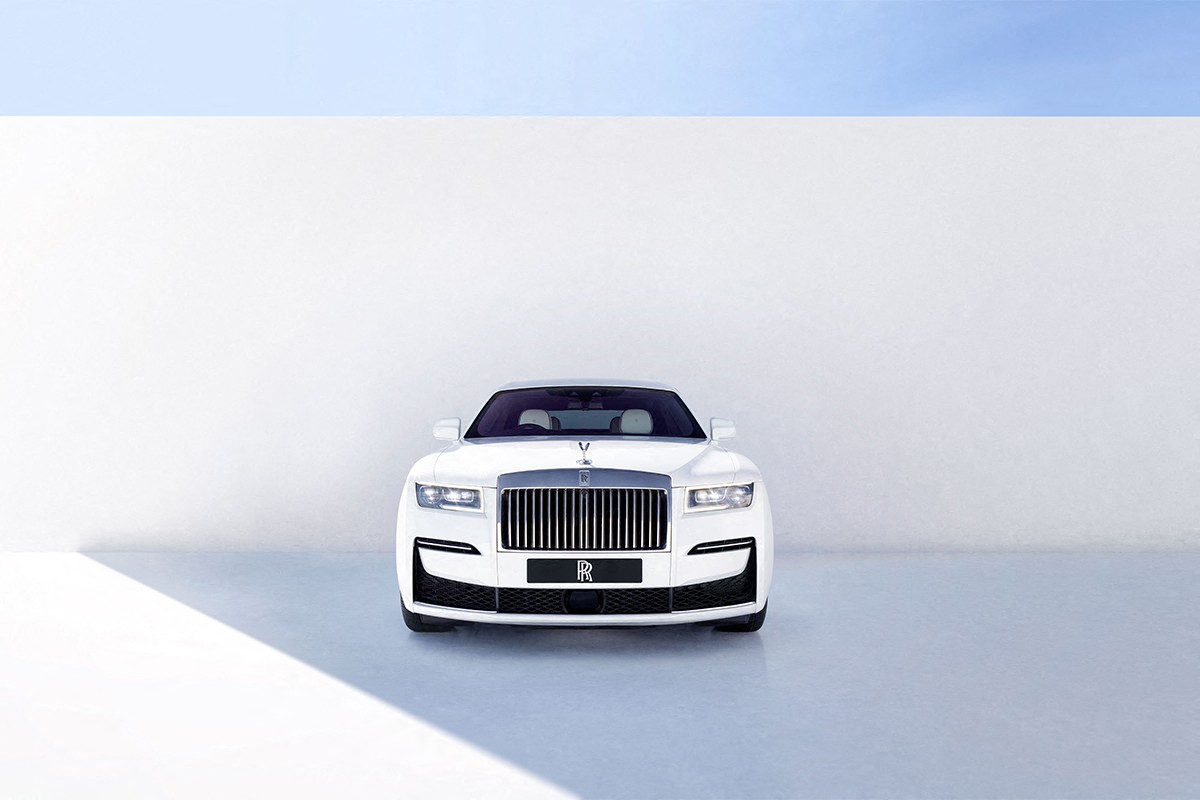 O piesă Rolls Royce de 4.000 euro a fost interzisă în UE pe motiv că „poluează luminos”