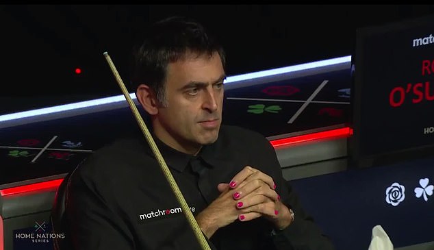 Ronnie O’Sullivan, de 6 ori campion mondial la snooker, a jucat cu unghiile roz. Care este motivul