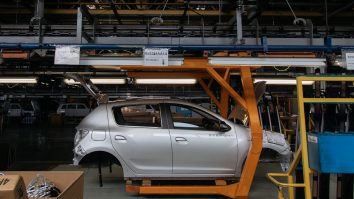 Renault mută în Maroc producţia modelului Sandero